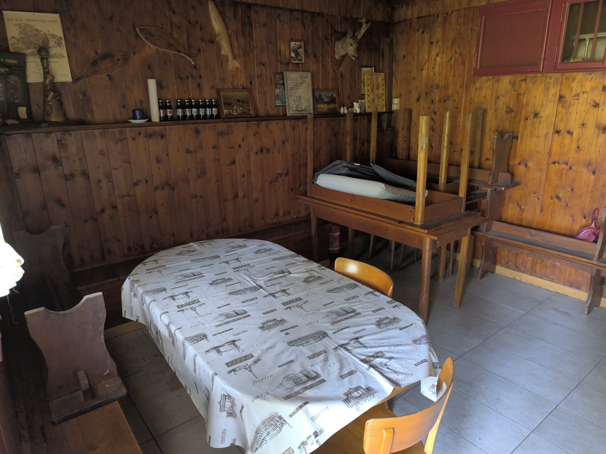 Intérieur de la cabane